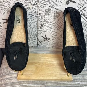 NWT Authentic UGG Black Suede Leather & Genuine Sheepskin Moccasins Size 9/40